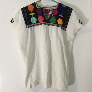 2/$40 Floral Mexican top black m l